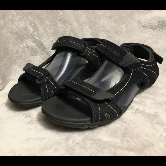 vionic hiking sandals